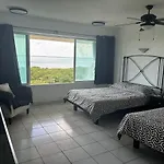 Vista Panoramica Y Playa Cercana