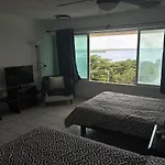 Vista Panoramica Y Playa Cercana