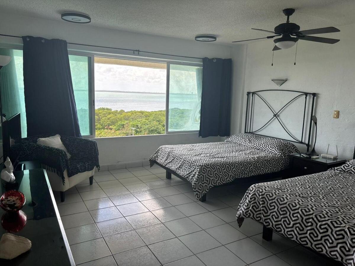 Vista Panoramica Y Playa Cercana Cancún